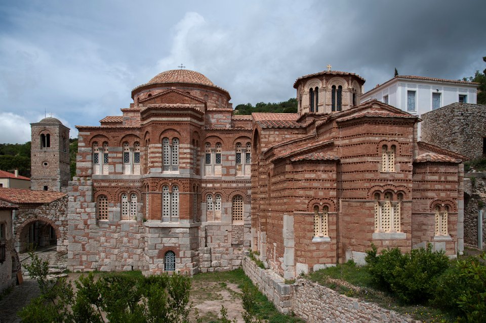 Γκάζι για την αποκατάσταση της Μονής του Οσίου Λουκά