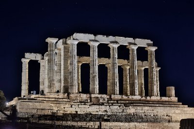 Εντυπωσιακός ο νέος φωτισμός στον Ναό του Ποσειδώνα στο Σούνιο