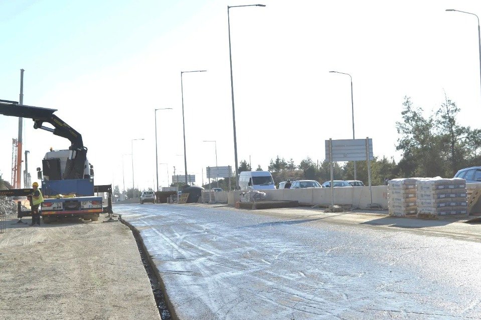 Αυτοψία Σταϊκούρα στο κύριο εργοτάξιο του Flyover στην Θεσσαλονίκη