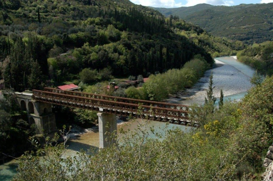 Άναψαν οι μηχανές για την επαναλειτουργία της πίστας Σλάλομ στον Εύηνο ποταμό