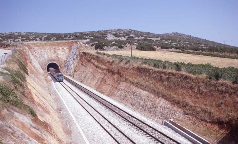 Μετεξελίσσεται ο ΟΣΕ και γίνεται «Σιδηρόδρομοι Ελλάδος»